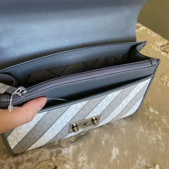 Michael Kors MD shoulder bag - Picture 8 of 10